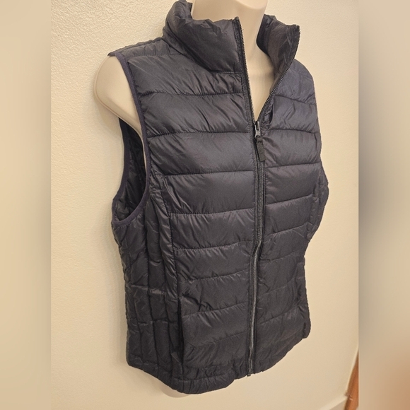 NWT Love Tree Ladies Quilted Puffer Vest with Pouch - Picture 3 of 4